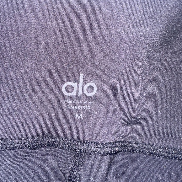 ALO Yoga black cargo leggings - Picture 12 of 12